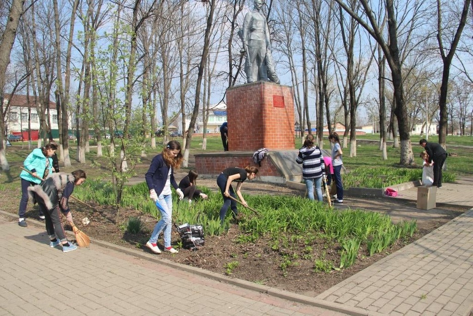 Операция памятник. Памятники Большетроицкое. Памятники села Большетроицкое.